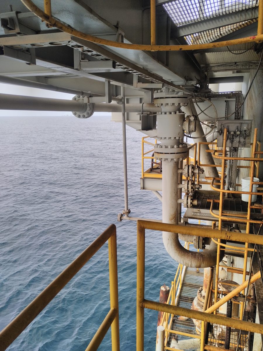 UBIT complex offshore structure and piping — 3D laser scan site survey